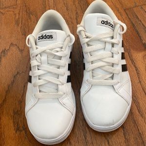 Gently used Adidas boys size 3